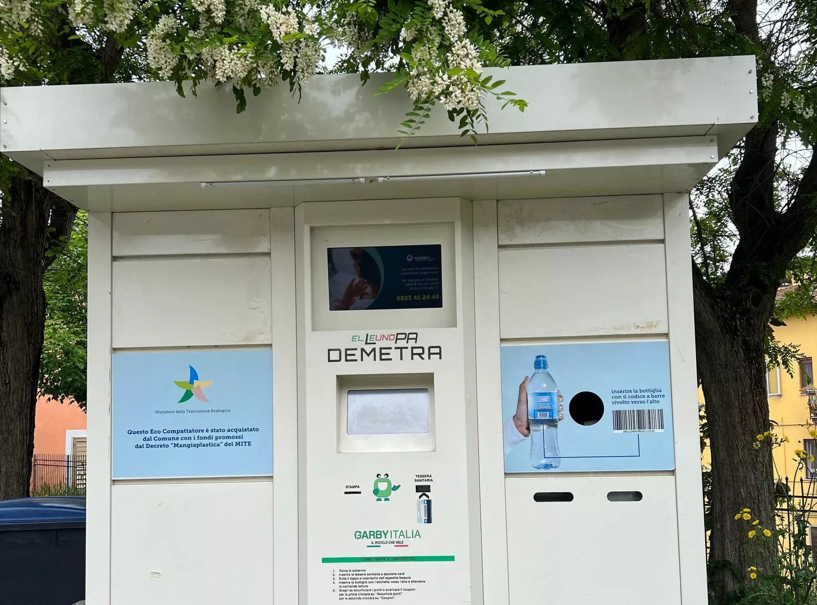 Attivato  il Mangiaplastica nel Giardino Comunale